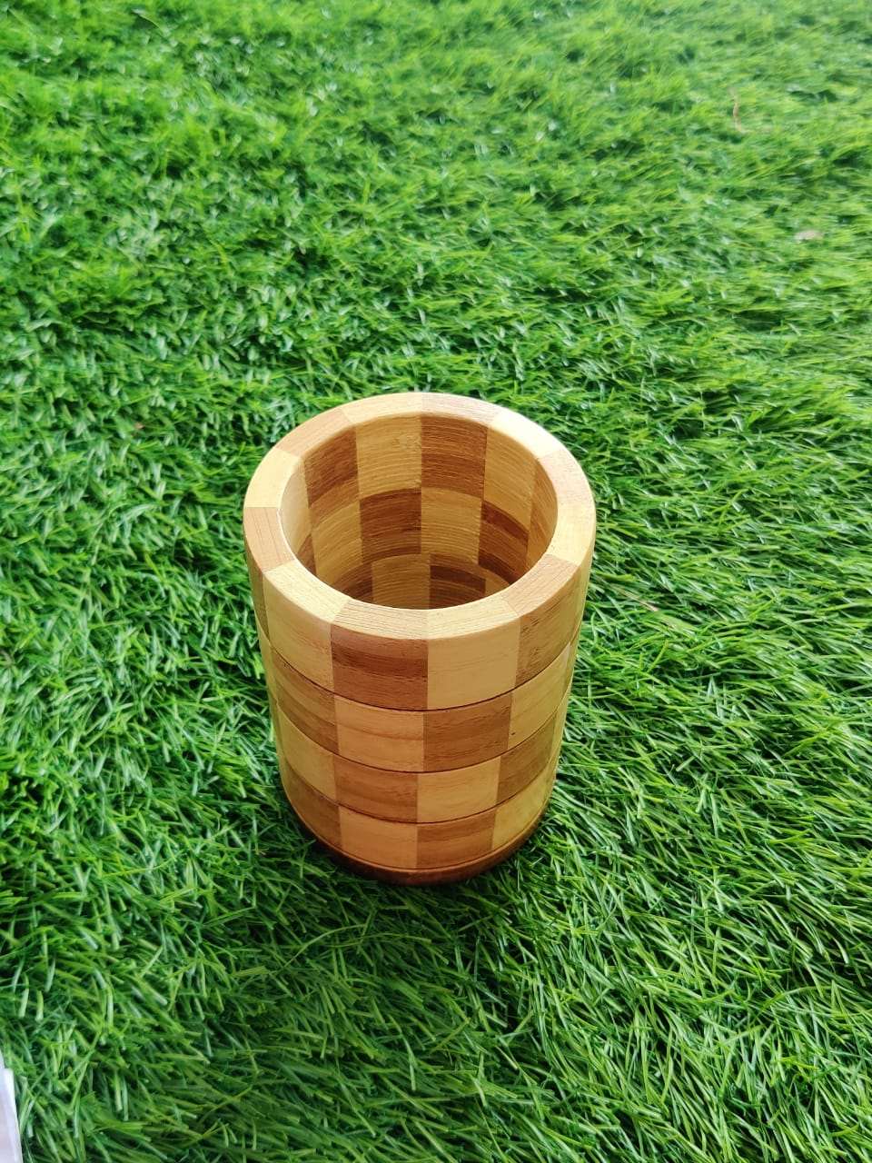 Wooden Round Pen Stand