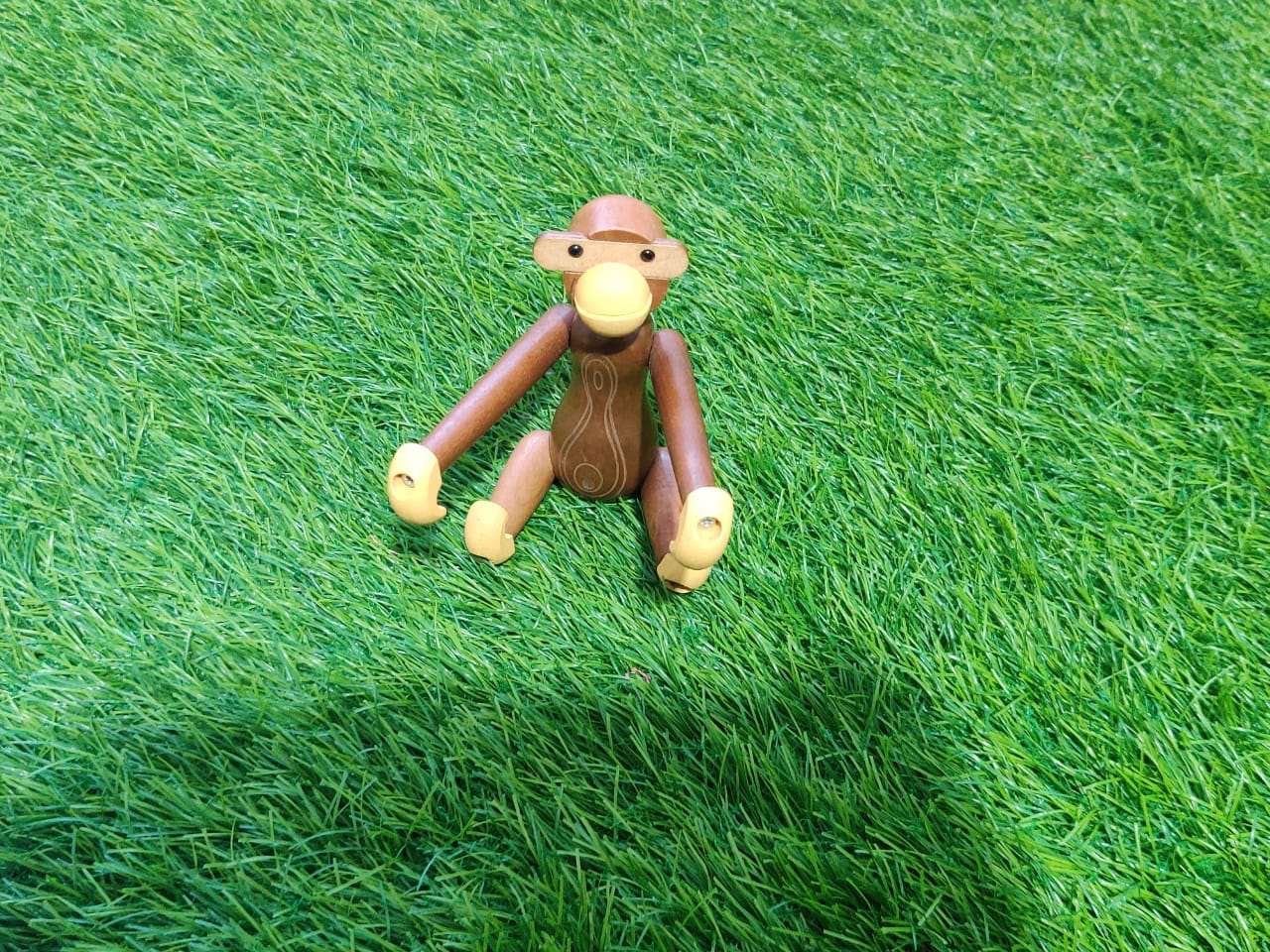 Mobile Monkey Stand